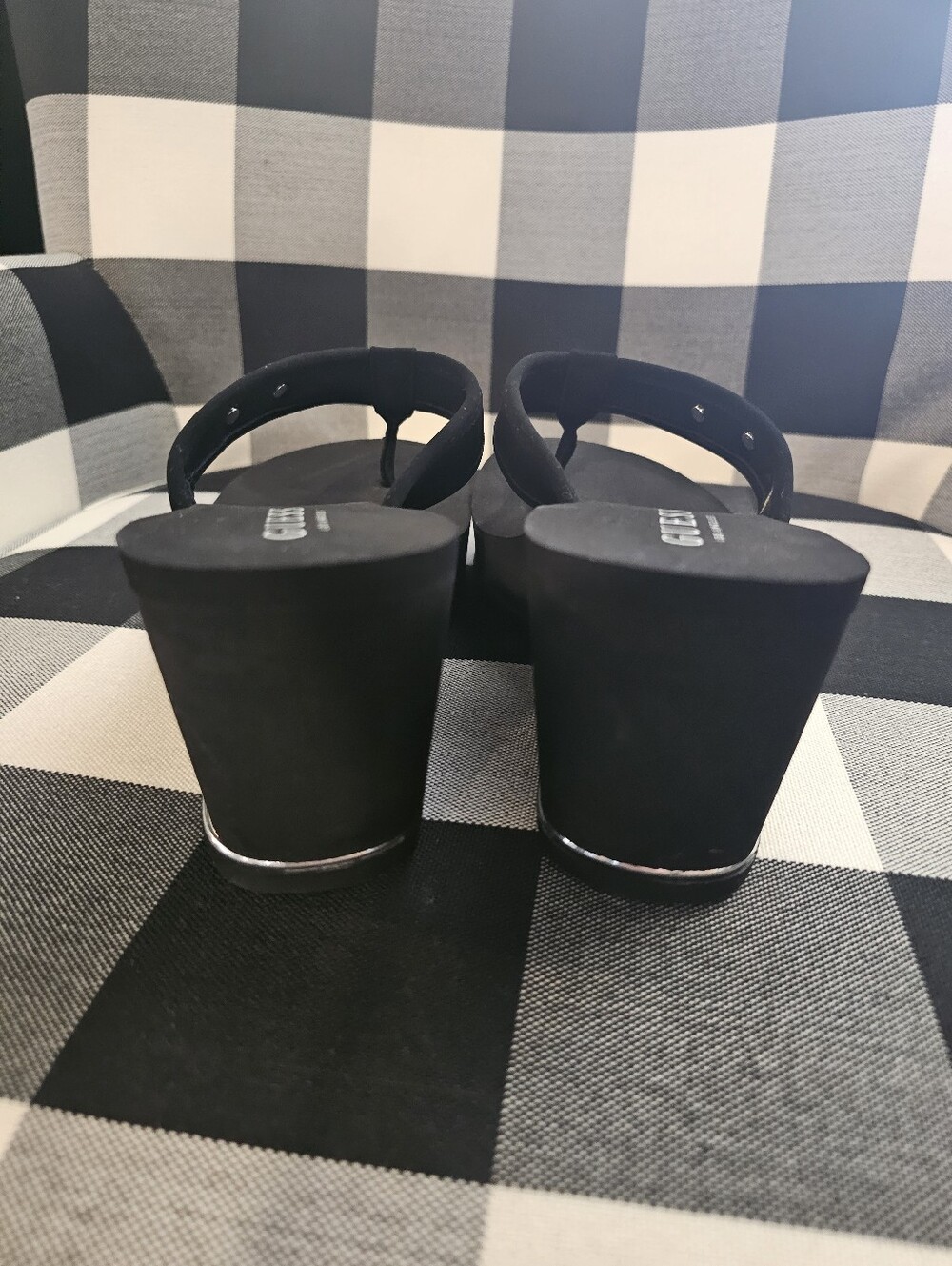 GUESS Black Wedge Thong Sandals with Silver Logo - Picture 4 of 5